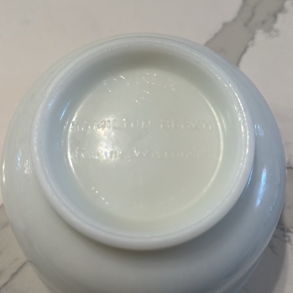 White PYREX small mixing bowl - Picture 3 of 6